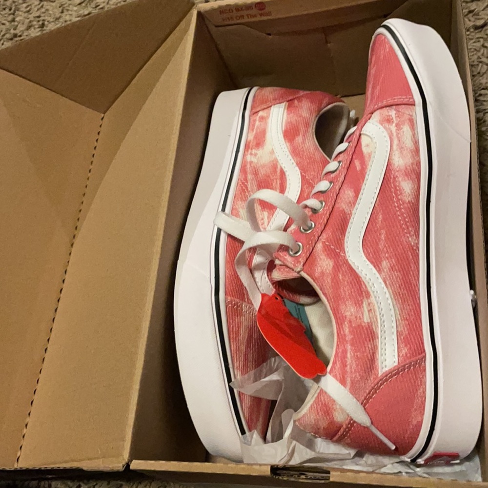Vans Pink and White Women's Sneakers - Picture 2 of 4